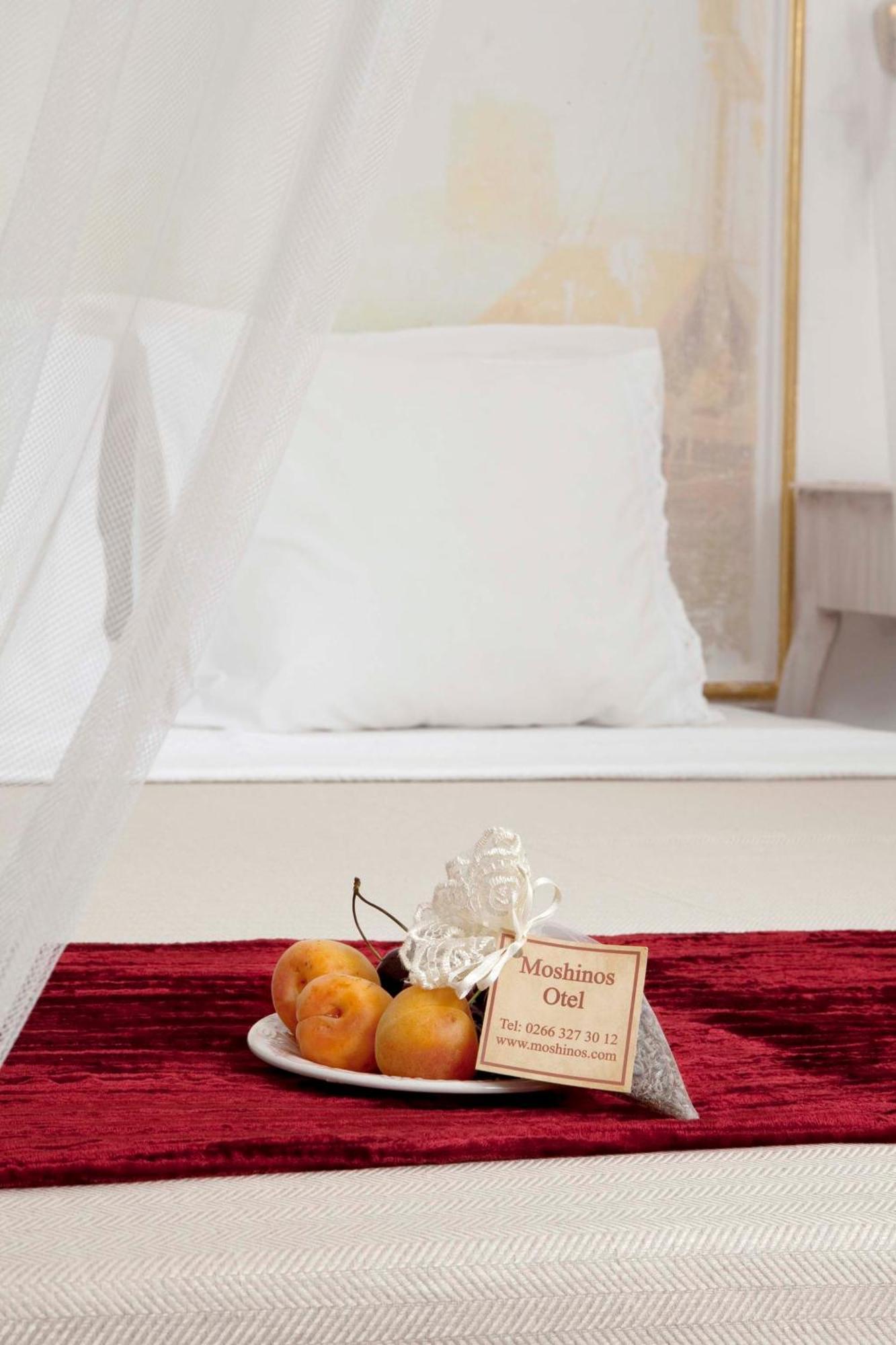 Moshinos Hotel Ayvalik Room photo