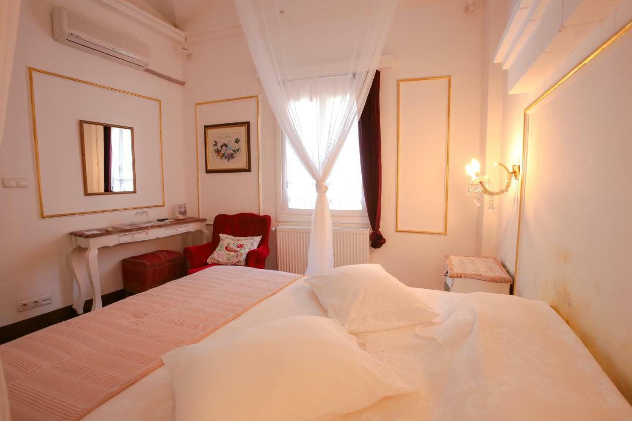 Moshinos Hotel Ayvalik Exterior photo